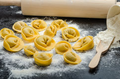 tortellini-fait-maison-de-ptes-bourr-48644194